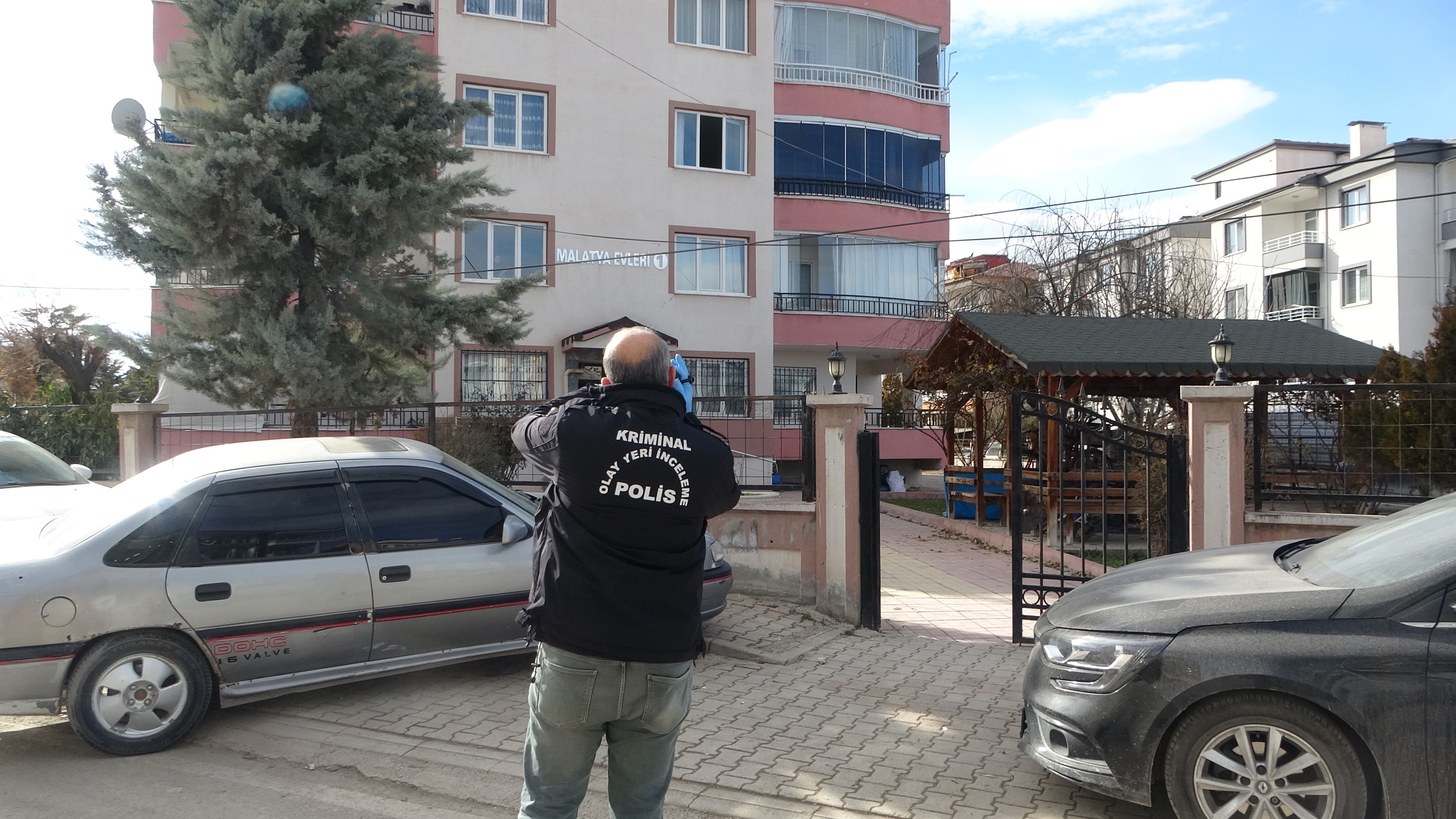 ciglik sesleri uzerine giden komsular korkunc manzara ile karsilasti 0 WmPtMKHJ