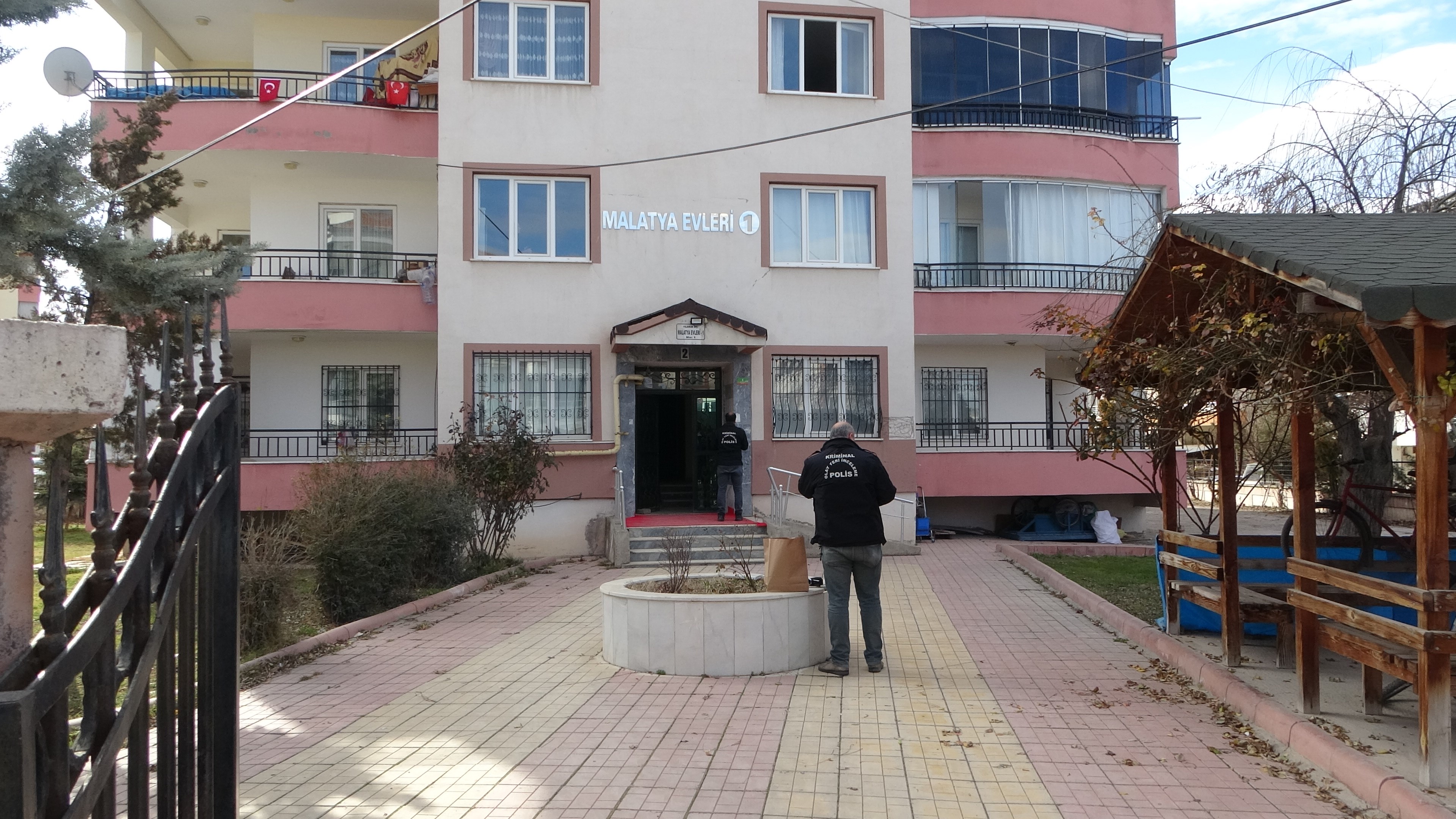 ciglik sesleri uzerine giden komsular korkunc manzara ile karsilasti 1 Ac6PTP8W