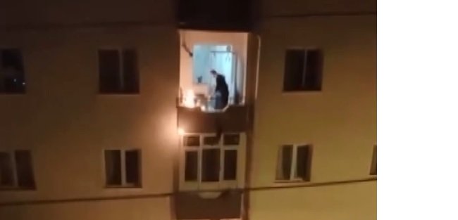 cinnet gecirdi balkonu atese verdi 0 1TsmmGjh