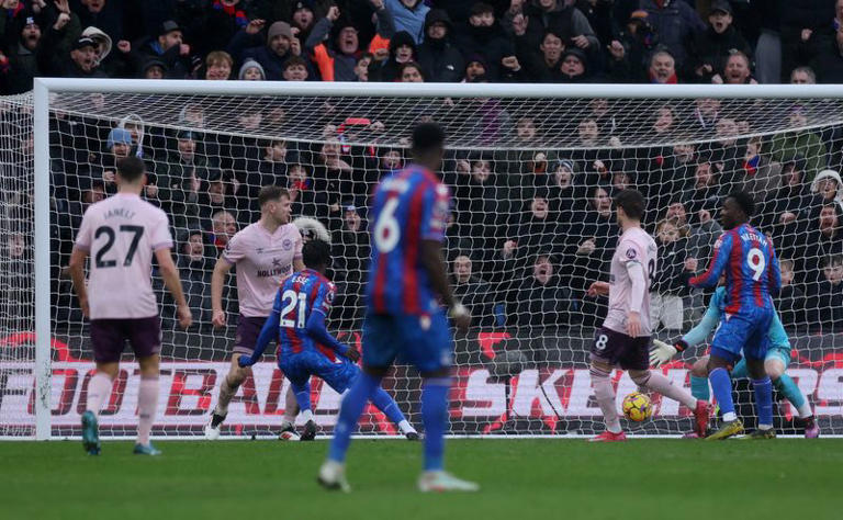 crystal palace evinde brentforda yenildi 1 QffkS2Ol