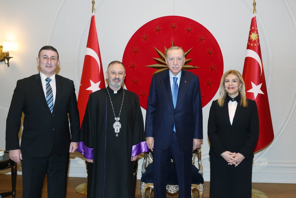 cumhurbaskani erdogan vartan kerabaydzar kirakos kazanciyani kabul etti 0 IkWg623b