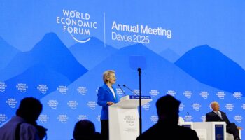 davosta trump karsiti sesler gurlesti wk2apigC