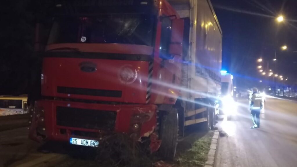 direksiyon basinda rahatsizlanan kamyon surucusu hayatini kaybetti fK1xCBv4