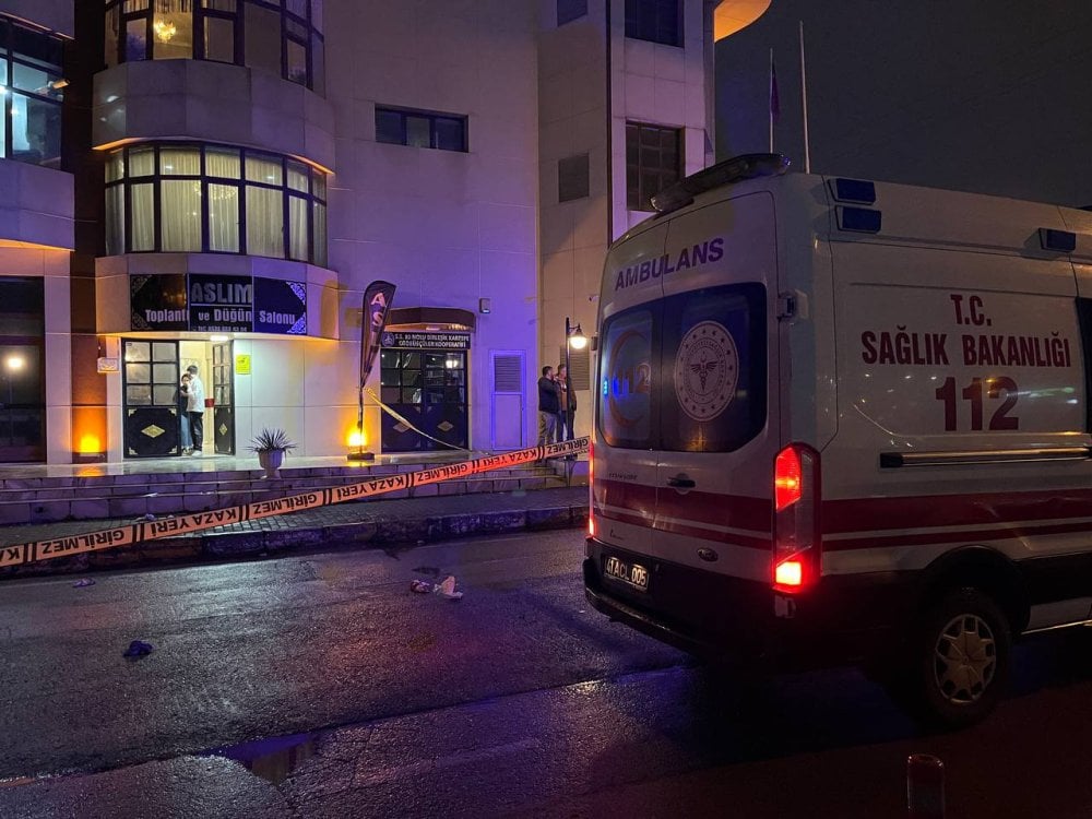 dugunde baslayan kavga sokakta bitti birbirlerine girdiler 5 tASTDZBi