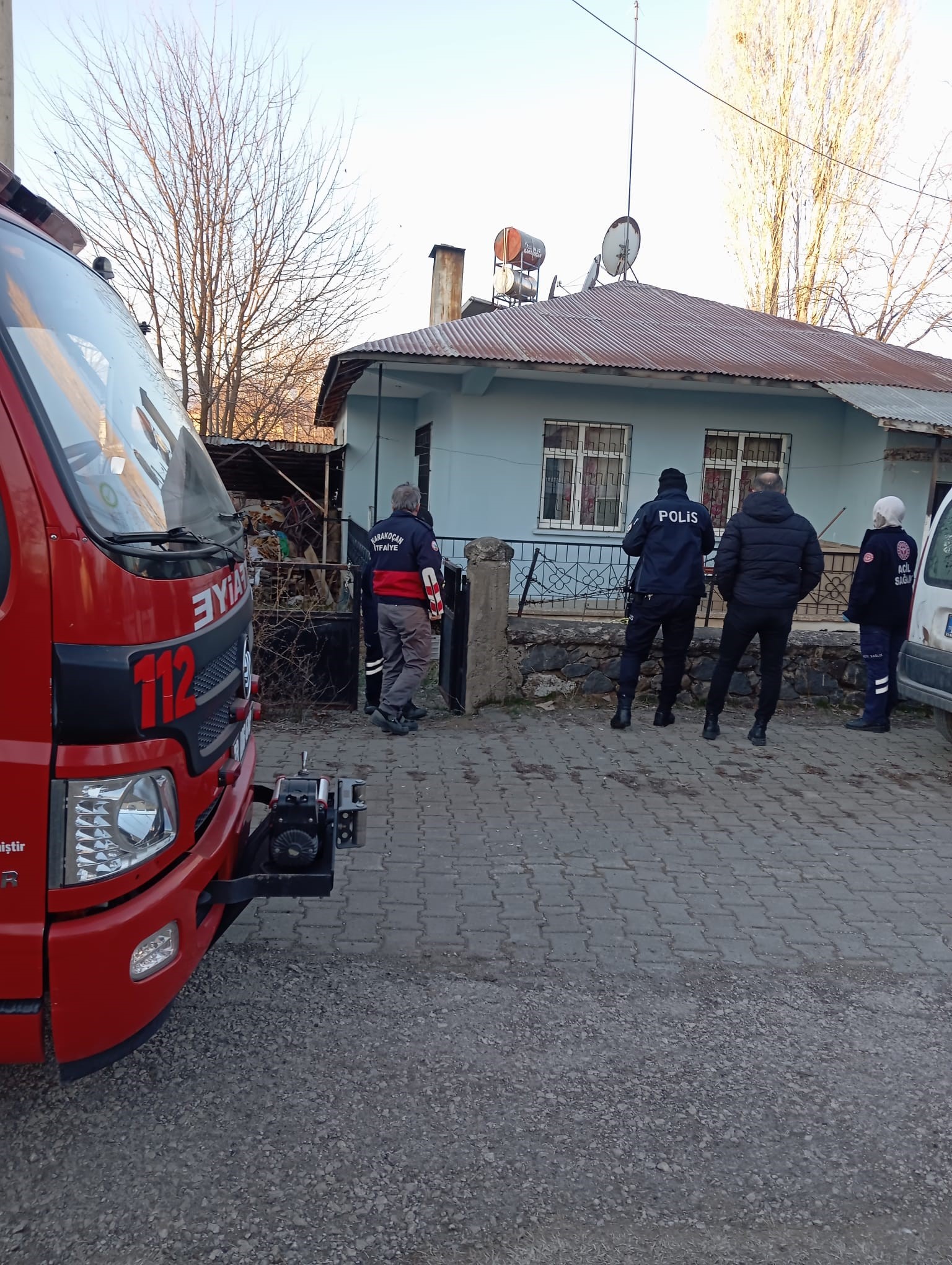 emekli ogretmen mezar tasini hazirlayip intihar etti son yazisi kahretti 0 G4fH8FCr