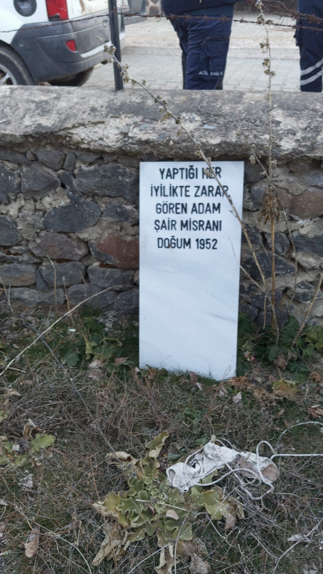 emekli ogretmen mezar tasini hazirlayip intihar etti son yazisi kahretti 1 DKGzrLQr