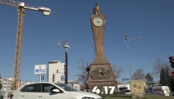 emeklilerden iktidara cagri yoksulluk olumdur erken secim istiyoruz 2MkN1KMq