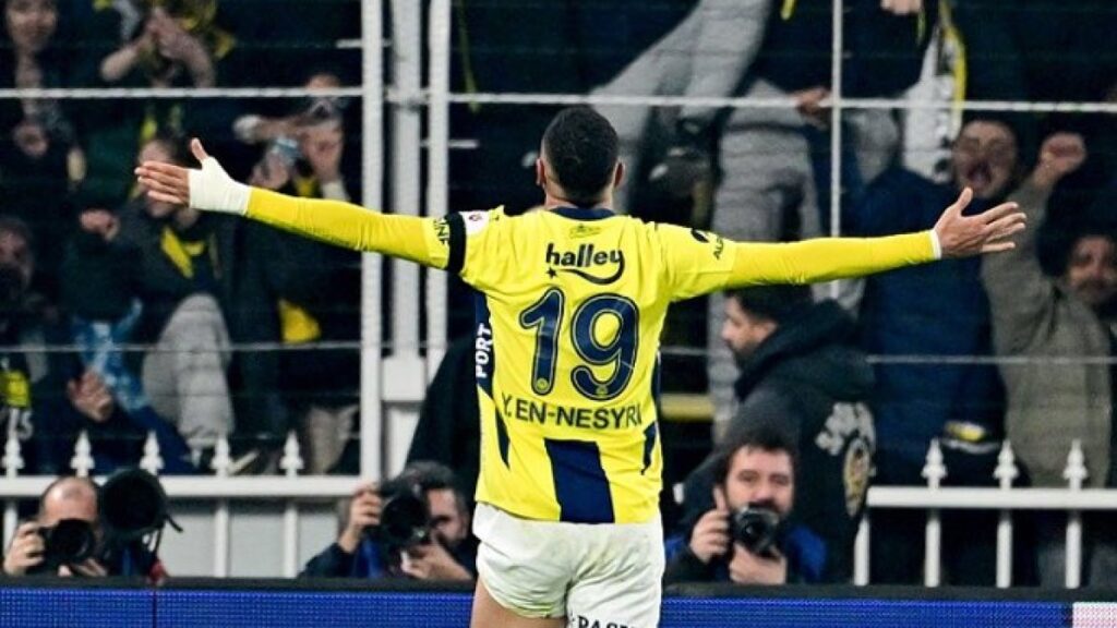 en nesyri hem kafayla hem ayakla u7c9Jc4m