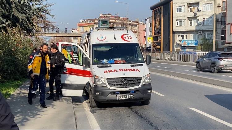 esenlerde surucusunun makas atmasi sonucu arac takla atti cok sayida yarali var 7 Ik8GW8sW