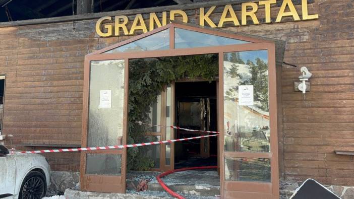 facianin ardindan herkes icin en onemli nokta binada dikkat ceken yangin merdiveni 0 jbcmT9Rk