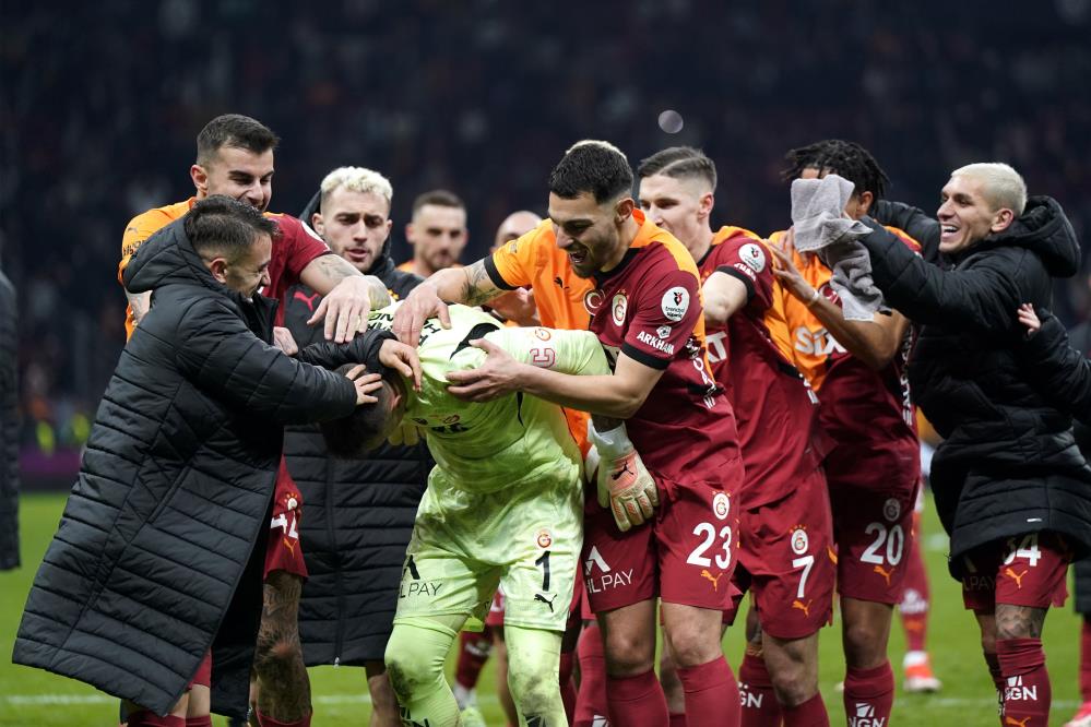 fatih terim gozunu galatasarayin yildizina dikti kasa para dolacak 0 7kryKCwh