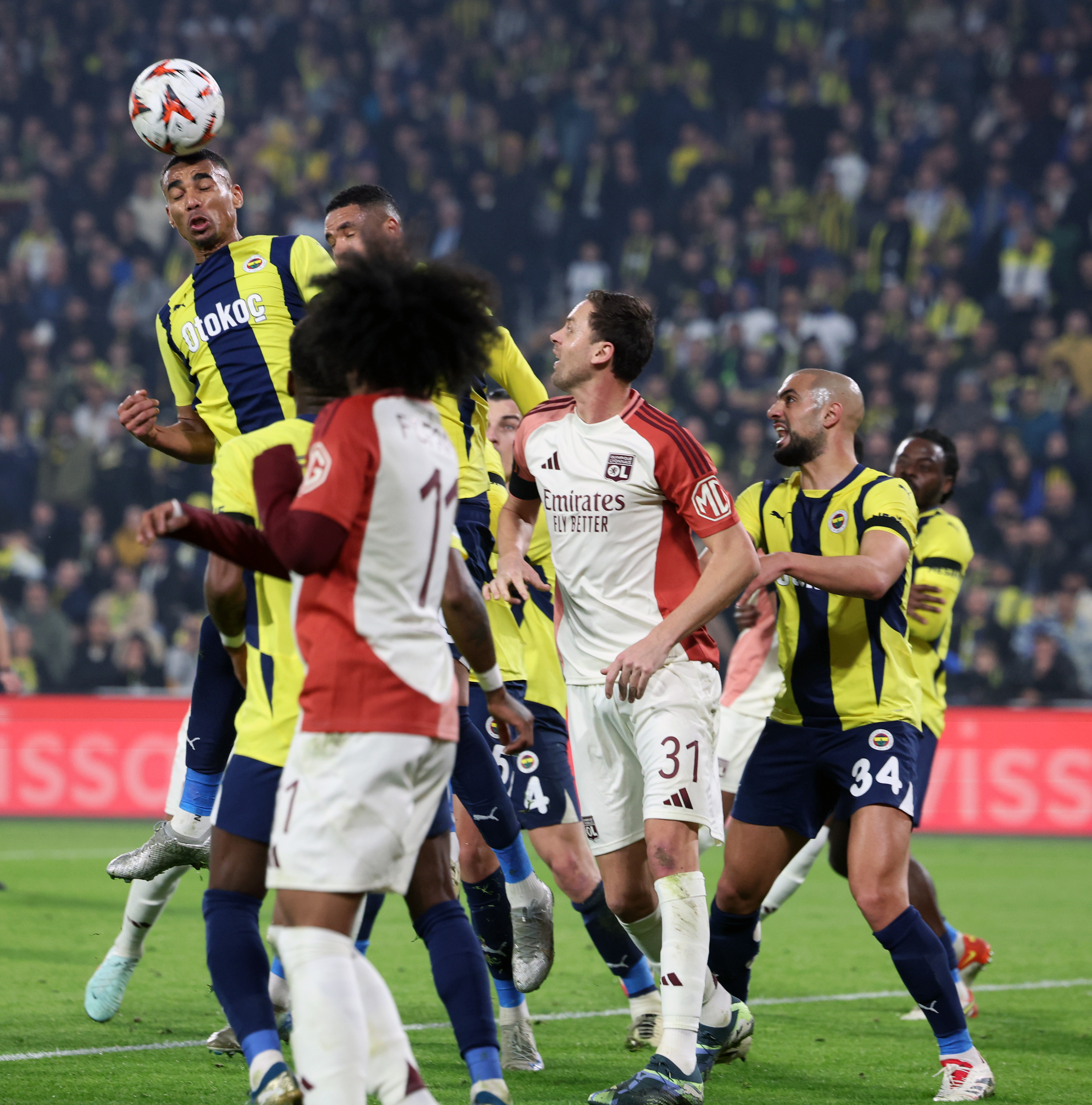fenerbahce berabere kaldi mourinhoya tepki yagdi etkisizligini gosteriyor 1