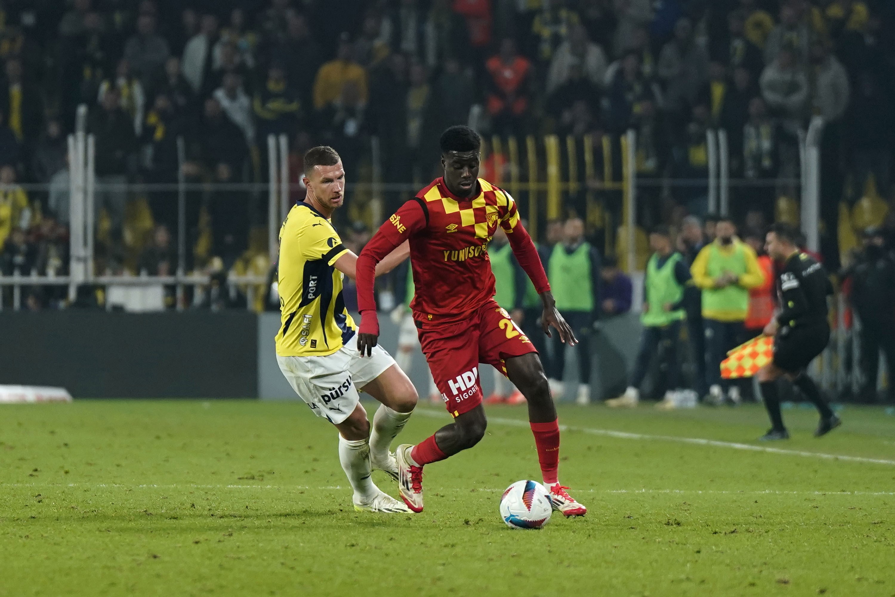 fenerbahcedeki buyuk degisim herkesi sasirtti son yillarin en tuhaf maci 1 YV1kjaAk