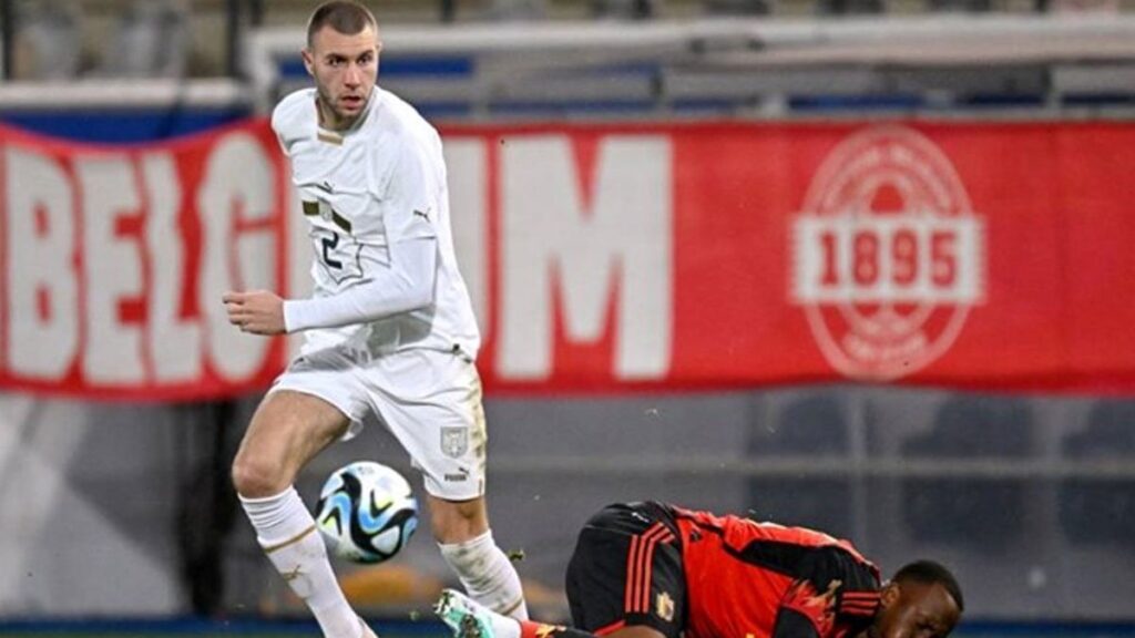 fenerbahcenin transfer teklifine milandan yanit geldi 66lVAPxN
