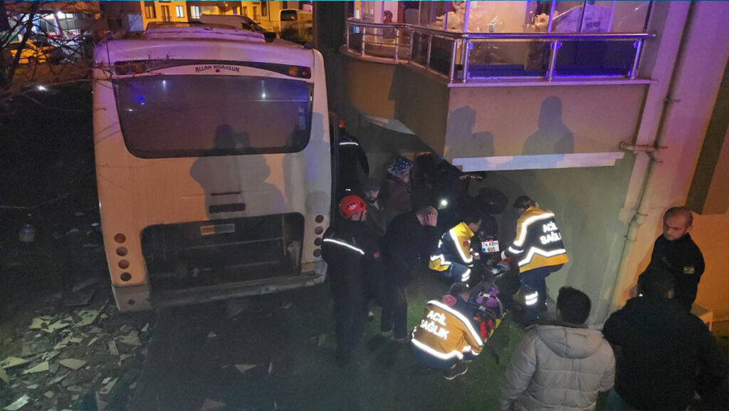 freni bosalan midibus park apartman bosluguna dustu PcD357BR