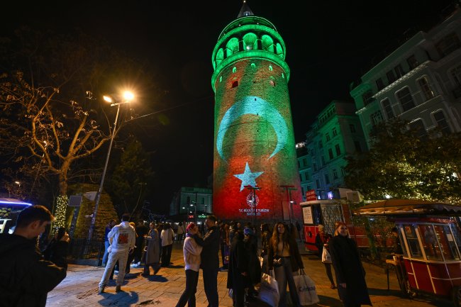 galata kulesi farkindalik icin yesile burundu 1 bfHY7DuP