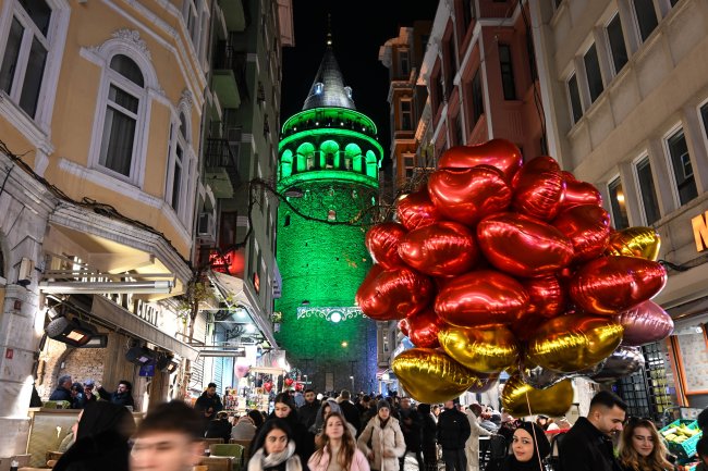 galata kulesi farkindalik icin yesile burundu 2