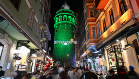 galata kulesi farkindalik icin yesile burundu TBfUgWFk