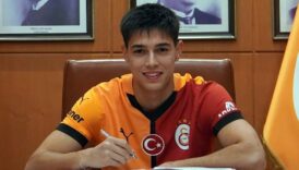 galatasaray once sozlesmesini uzatti sonra kiraya verdi EiFIxxXi