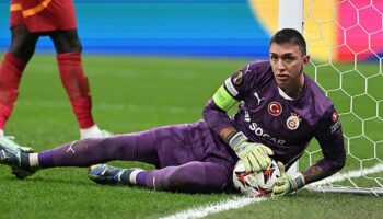 galatasaray taraftarlari musleradan ozur dileyecek rekora hazirlaniyor 3OQJaILa