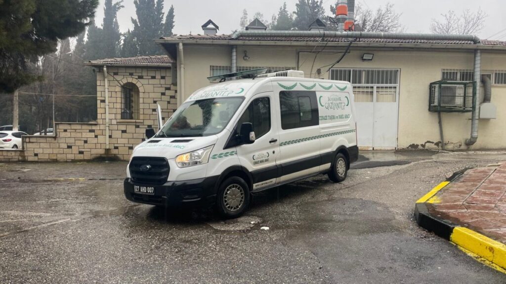 gaziantepte otomobil ile motosiklet carpisti 17 yasindaki genc oldu qMVOaCpG