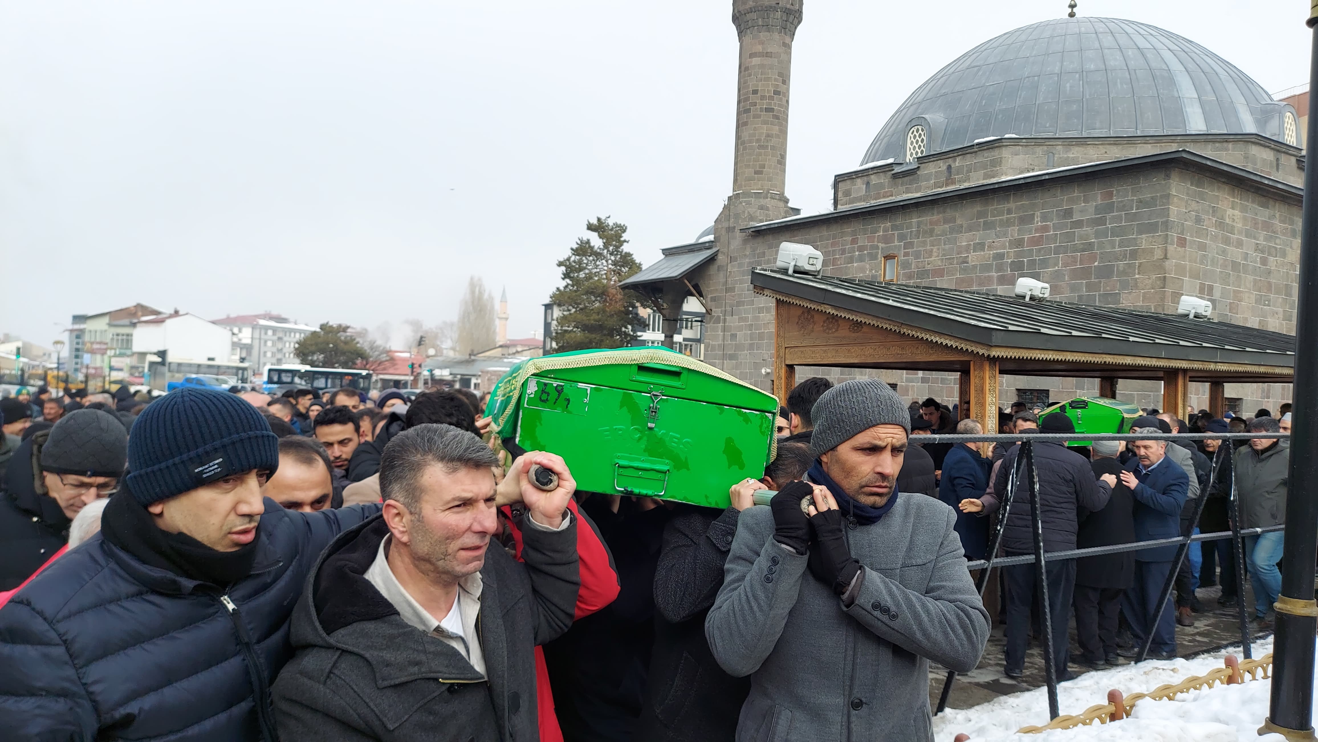 genc imam soba kurbani 1 s39sQkkO