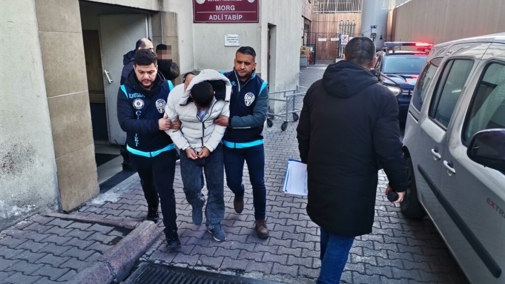 gogsunden bicaklanan genc oldu QAbRNv2U