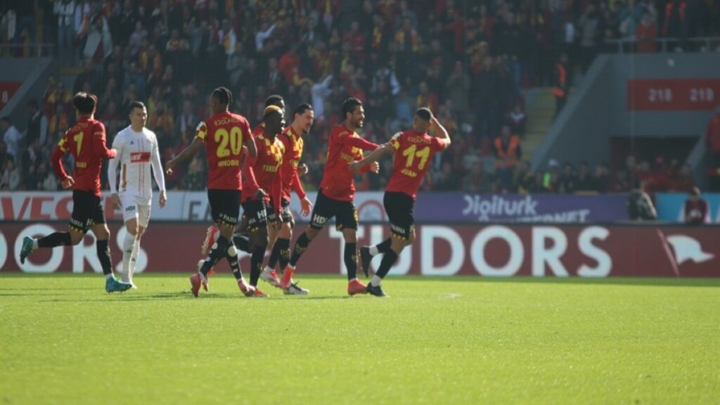 goztepe evinde kral B4nilPVD