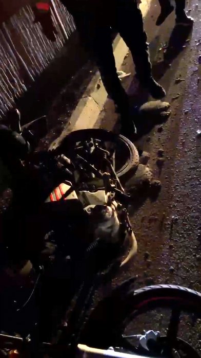 hatayda feci kaza motosiklet yayalara carpti yarali var 7