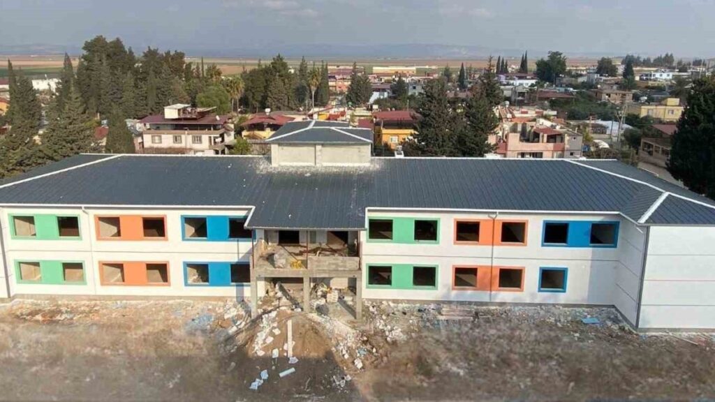 hataydaki okulun kabasi bitti ince iscilikleri kaldi TtynkiNv