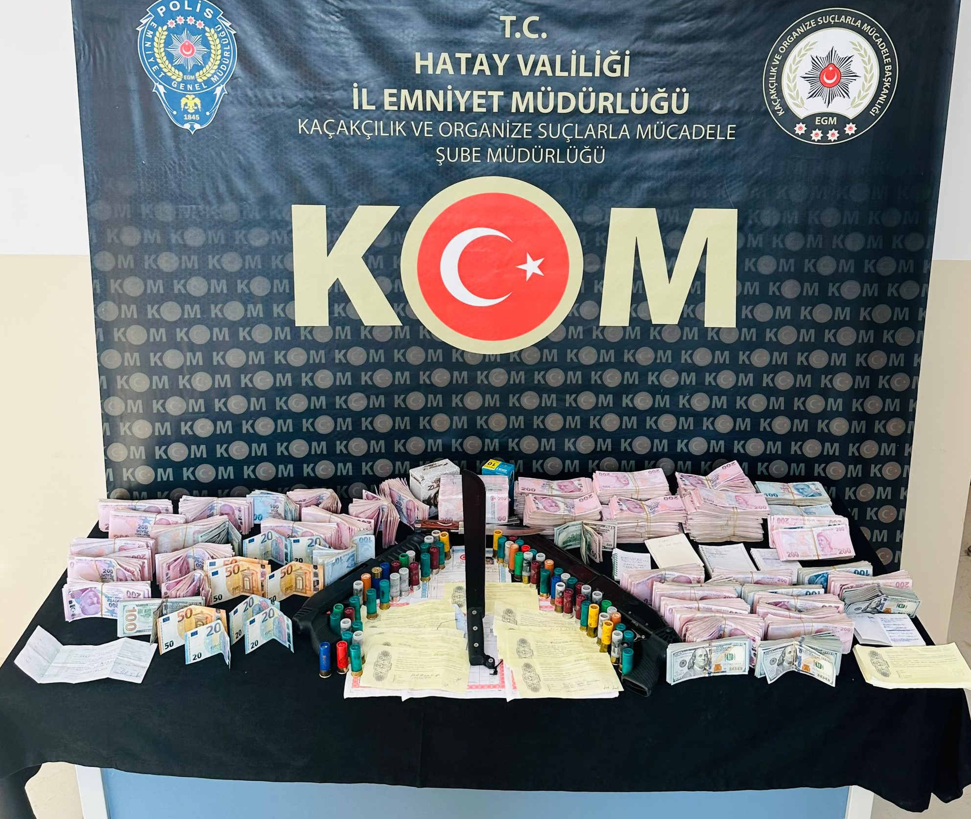 hataydaki tefecilik ve kumar baskini 0 5WTgh5ez
