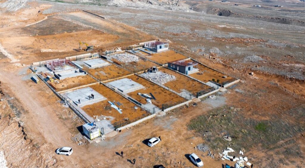 Hazine arazisine inşa edilen 8 villa ekipler tarafnıdan yıkıldı 4 hazine arazisine insa edilen 8 villa ekipler tarafnidan yikildi zPU5PgBV
