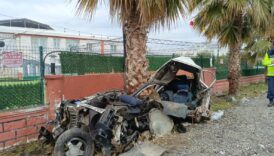 hurdaya donen otomobilin surucusu hafif yaralandi U6OG4deC