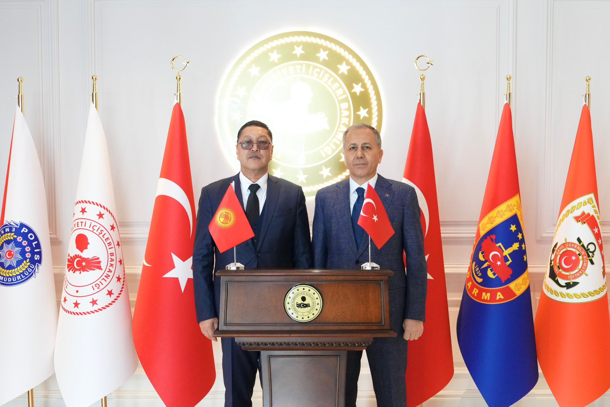 icisleri bakani yerlikaya kirgizistan acil durumlar bakani ajikeyevi kabul etti 1 LGdtiU2M