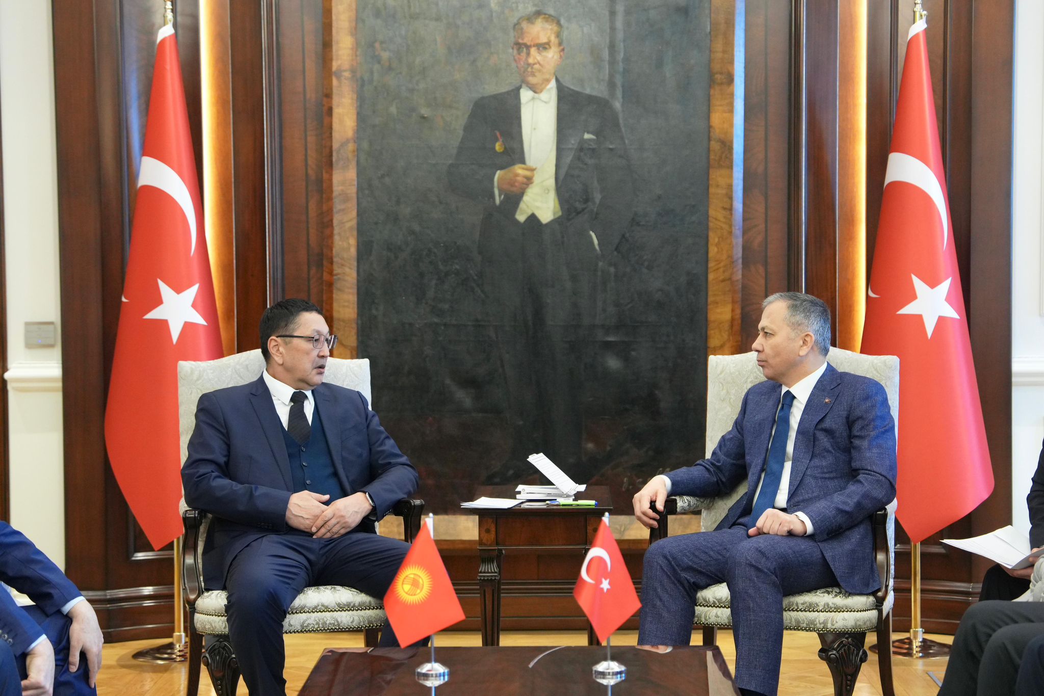 icisleri bakani yerlikaya kirgizistan acil durumlar bakani ajikeyevi kabul etti 3 gplZHJYt