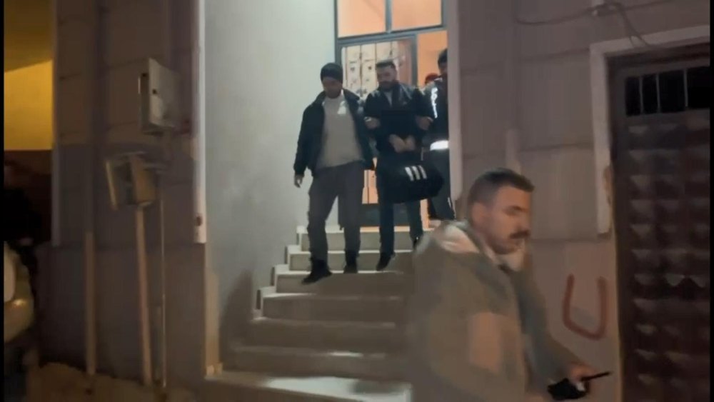 iki firari jandarmanin duzenledigi baskinla yakalandi 4 h37JnXRO