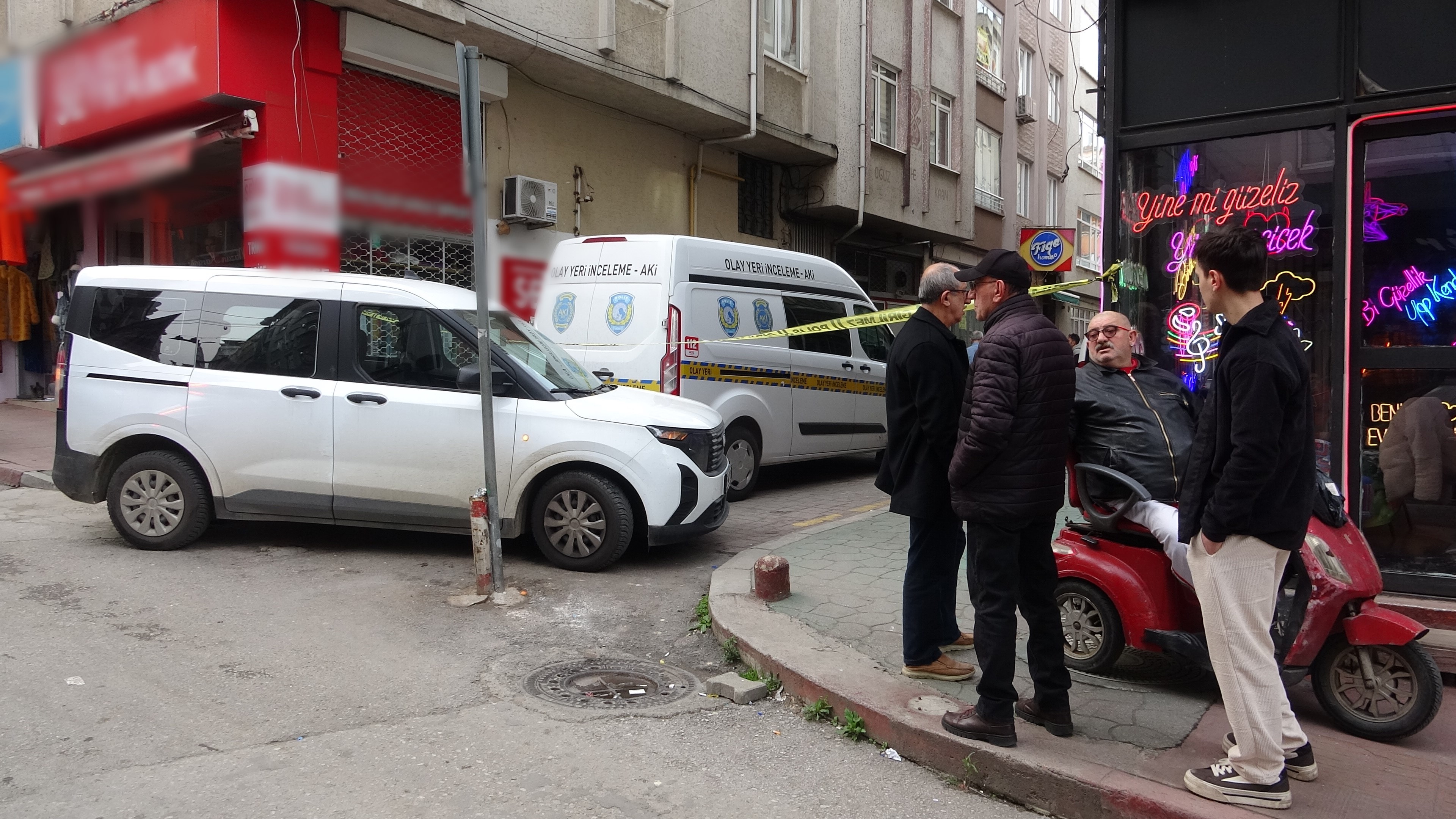 intihar girisiminde bulundu son anda ipi bicakla kestiler 2 XehYYzG4