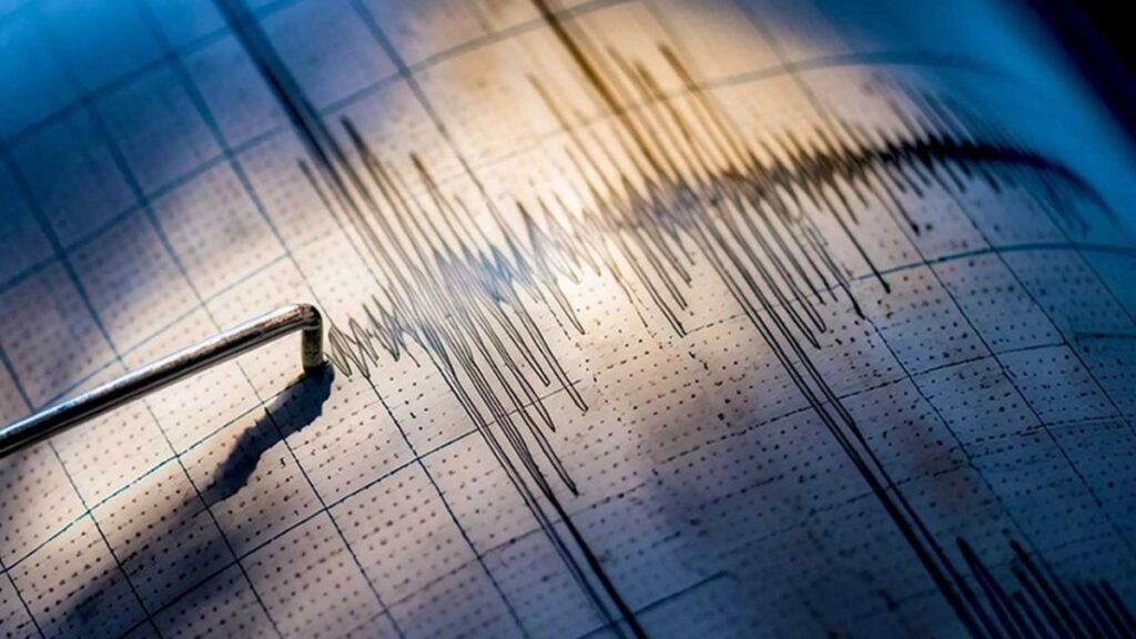 iranda korkutan deprem giUYpR3O
