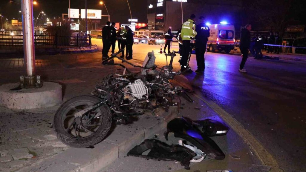 isik ihlali genc motokuryeyi hayattan kopardi mGrHhTNe
