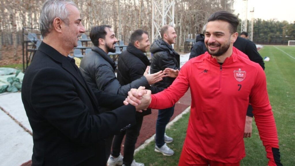 ismail kartal uc puanla basladi yWliSPiy