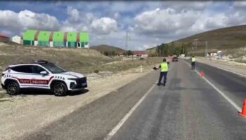 ispartada 1 saatte 14 arac trafikten men edildi IBGxL1un