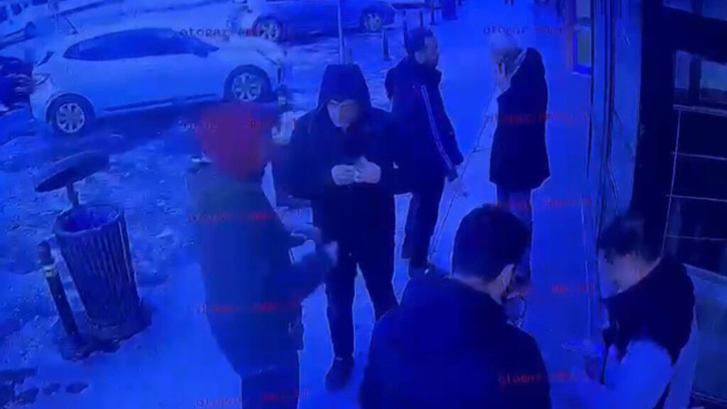 istanbul bayrampasa otogarda binlerce sahte dolar ele gecirildi 8W8gRBZr