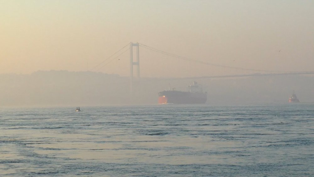 istanbul bogazinda sis hakim 1 5fQ8JJO9