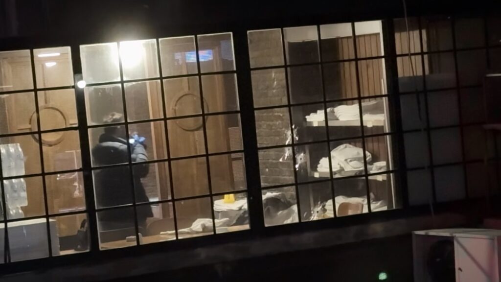 istanbul sislide restorana silahli saldiri UeqlY48A