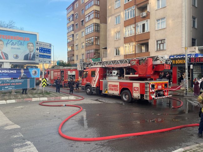 istanbulda 6 katli binanin cati katinda korkutan yangin 0 5EP6bGQZ