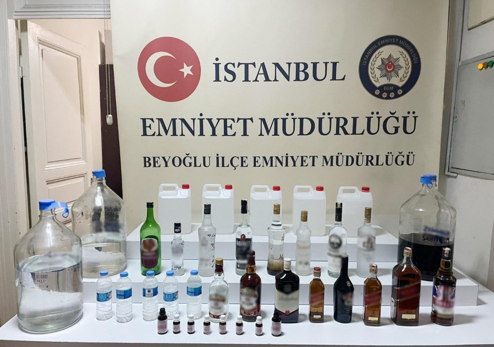 istanbulda akil almaz goruntu beyoglunda damacanalardan sahte icki cikti 6 VERf659g