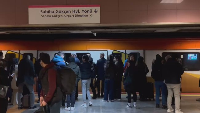 istanbulda metro hattinda elektrik kesintisi 1 BgPrSYYO