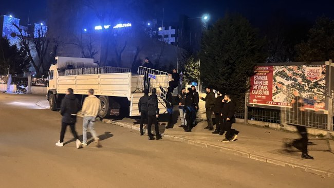 istanbulda umit ozdag hazirligi vatandasi engellemek icin barikatlar kuruluyor 1