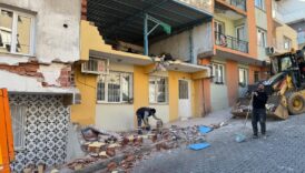 izmirde freni bosalan kamyon dehseti iYXu6K5K