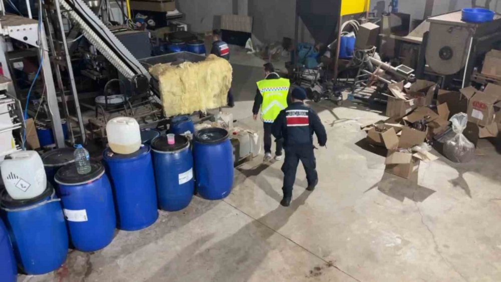 jandarma tanklara tirmandi kirleri cikarmayan deterjanlara baskin 1 7WCEqy2S